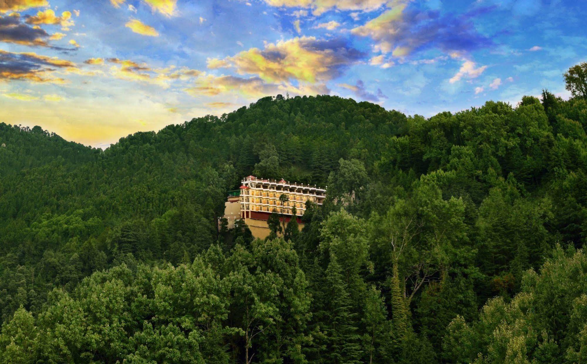 Hotel Jk Clarks Exotica Dalhousie Esterno foto