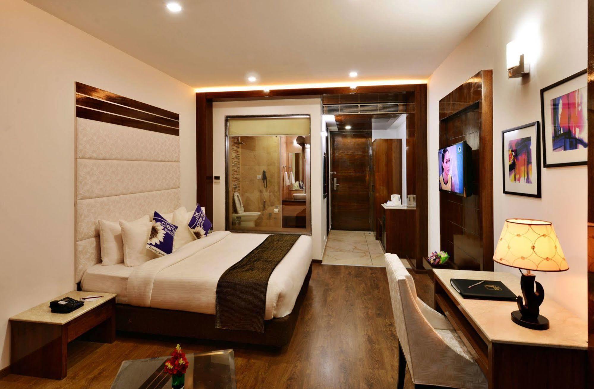 Hotel Jk Clarks Exotica Dalhousie Esterno foto
